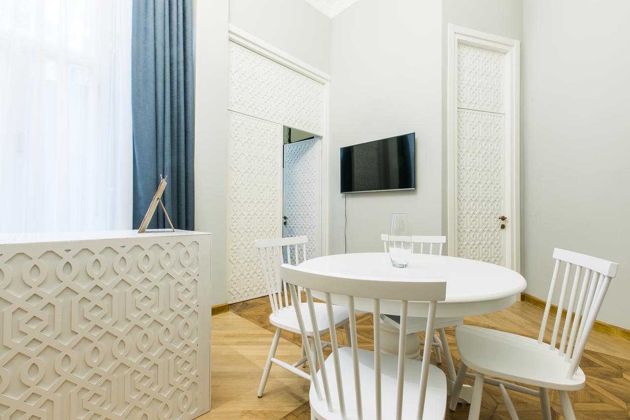 Kuxos Apartment On Machabeli Street Tbilisi Exterior photo